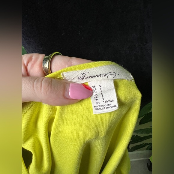Forever 21 Womens Neon Lime Green Chartreuse Peplum Short Cap Sleeve Y2K Top S - Picture 7 of 7